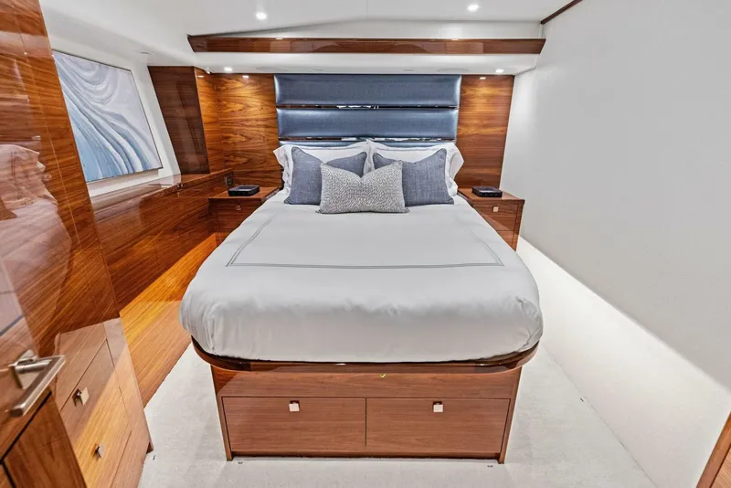 Slide: The Image of 2026 Viking 82 Convertible- TEAM HARVEY I- STBD Guest Sateroom - 5771069