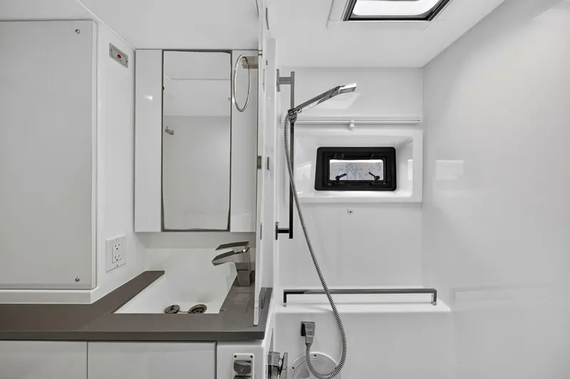 Slide: The Image of Leopard 45 2021 - 5771198