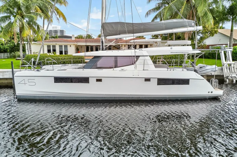 Slide: The Image of Leopard 45 2021 - 5771204