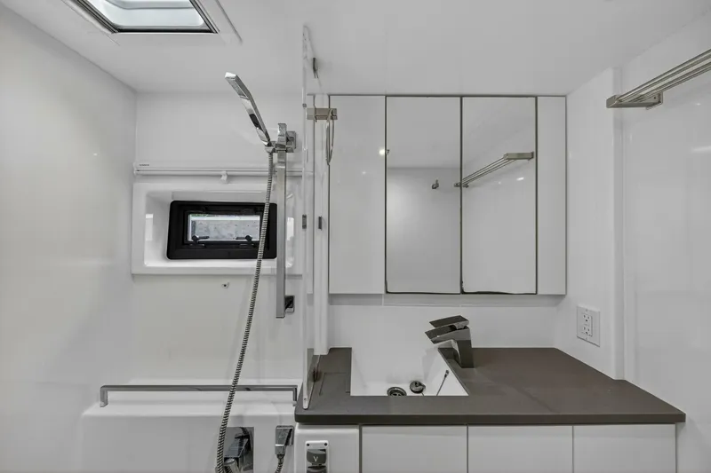 Slide: The Image of Leopard 45 2021 - 5771207