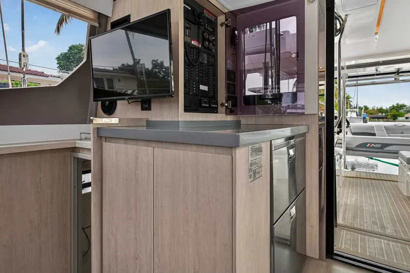 Slide: The Image of Leopard 45 2021 - 5771214