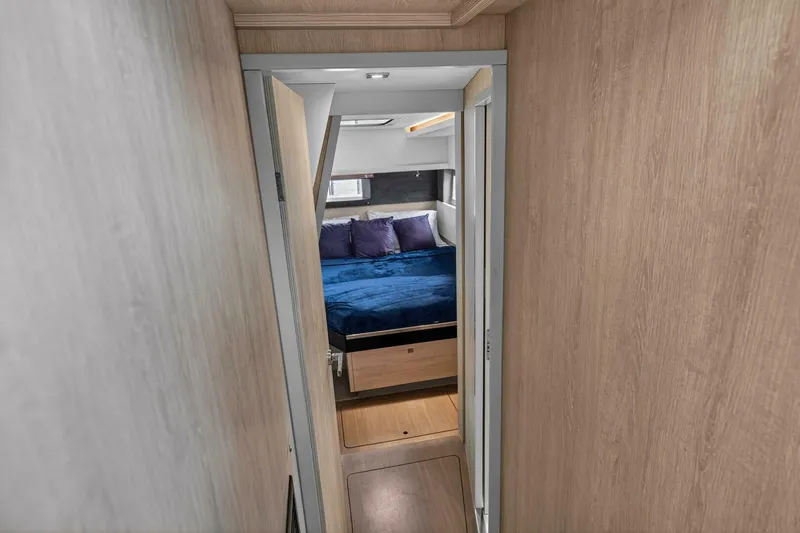 Slide: The Image of Leopard 45 2021 - 5771217