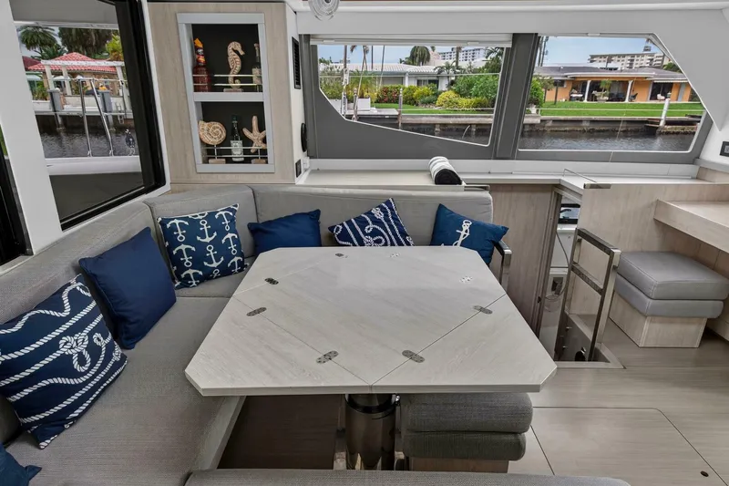 Slide: The Image of Leopard 45 2021 - 5771218