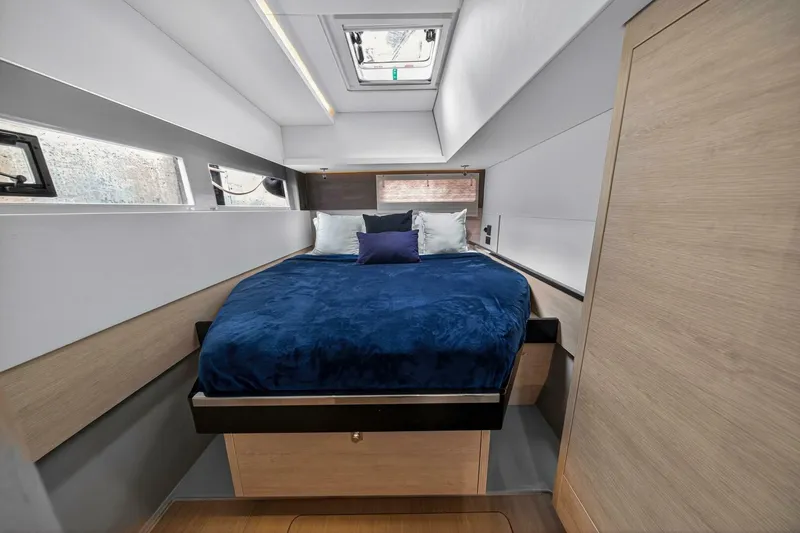 Slide: The Image of Leopard 45 2021 - 5771219