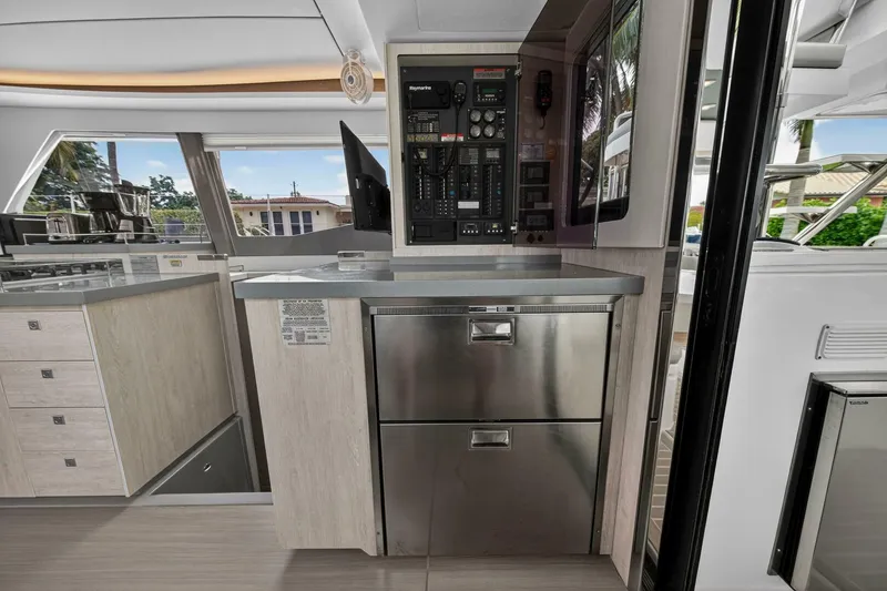 Slide: The Image of Leopard 45 2021 - 5771227