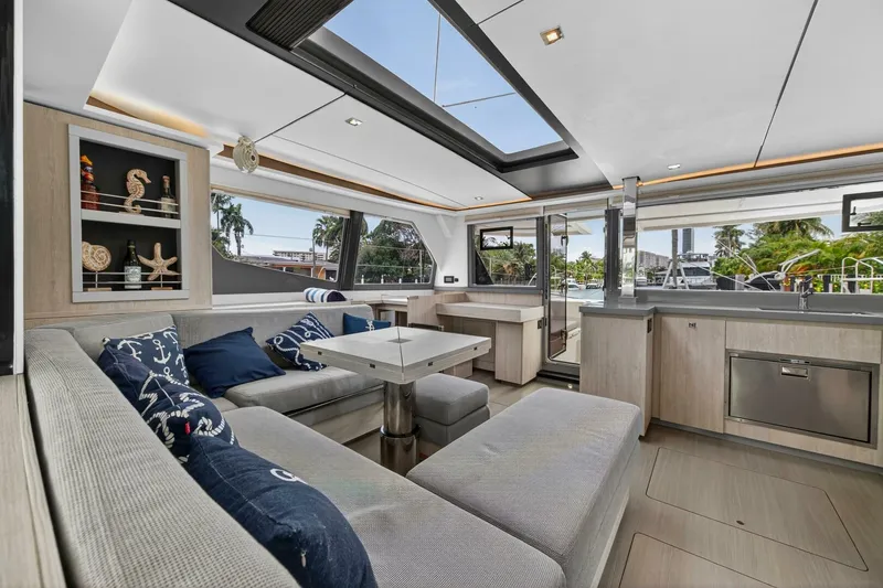 Slide: The Image of Leopard 45 2021 - 5771237