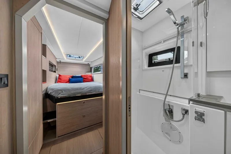 Slide: The Image of Leopard 45 2021 - 5771252