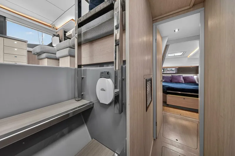 Slide: The Image of Leopard 45 2021 - 5771253