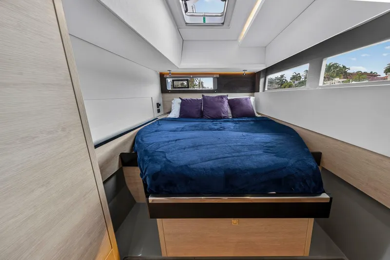 Slide: The Image of Leopard 45 2021 - 5771271