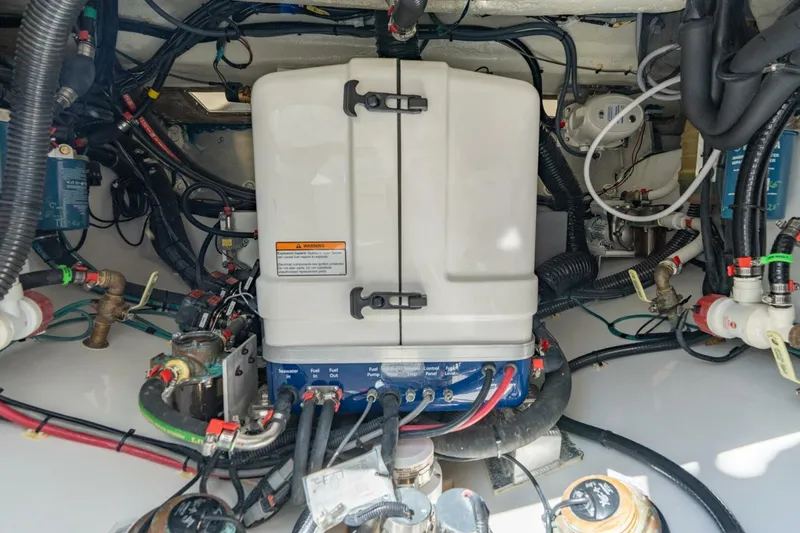 Slide: The Image of Everglades 375 Center Console 2025 - 5788991