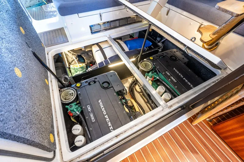 Slide: The Image of Nimbus 405 Flybridge 2023 - 5771591