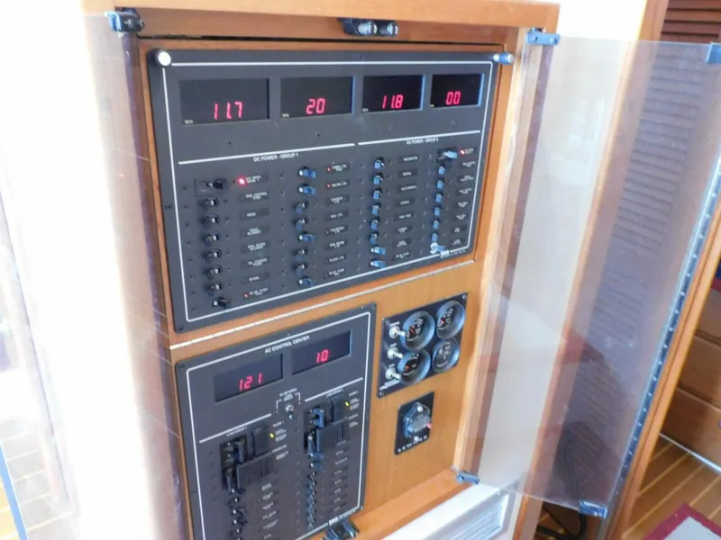 Slide: The Image of Cabo 35 Flybridge Sportfisher 1999 - 5771757