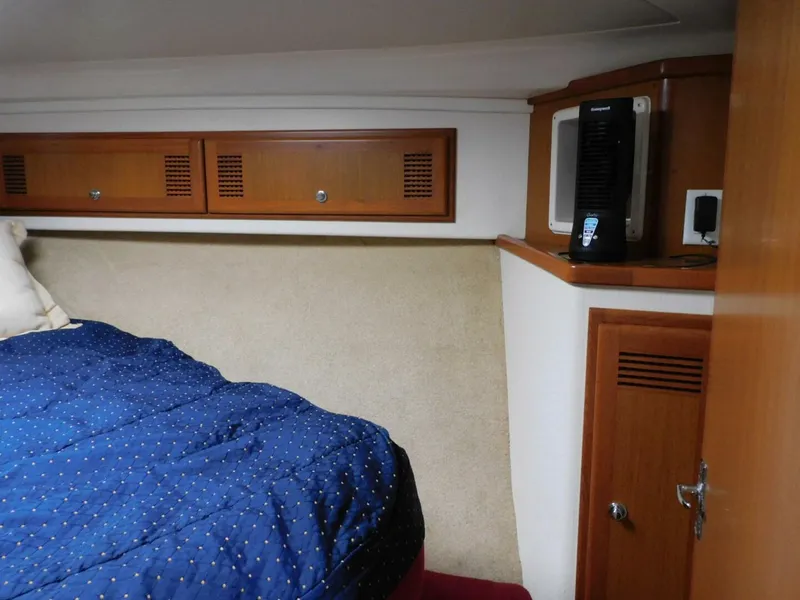 Slide: The Image of Cabo 35 Flybridge Sportfisher 1999 - 5771762