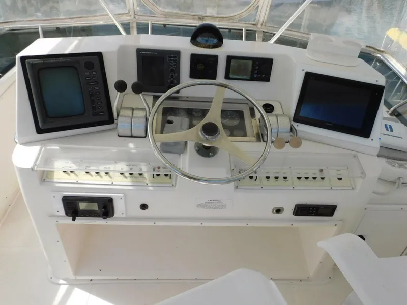 Slide: The Image of Cabo 35 Flybridge Sportfisher 1999 - 5771773