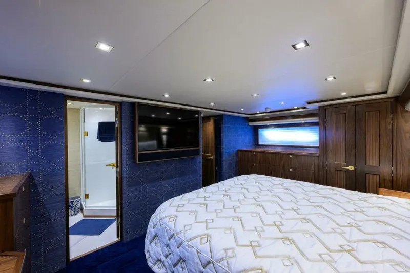 Slide: The Image of Viking 80 - KEMOSABE - Master Stateroom 2024 Viking 80 Convertible KEMOSABE - 5771937