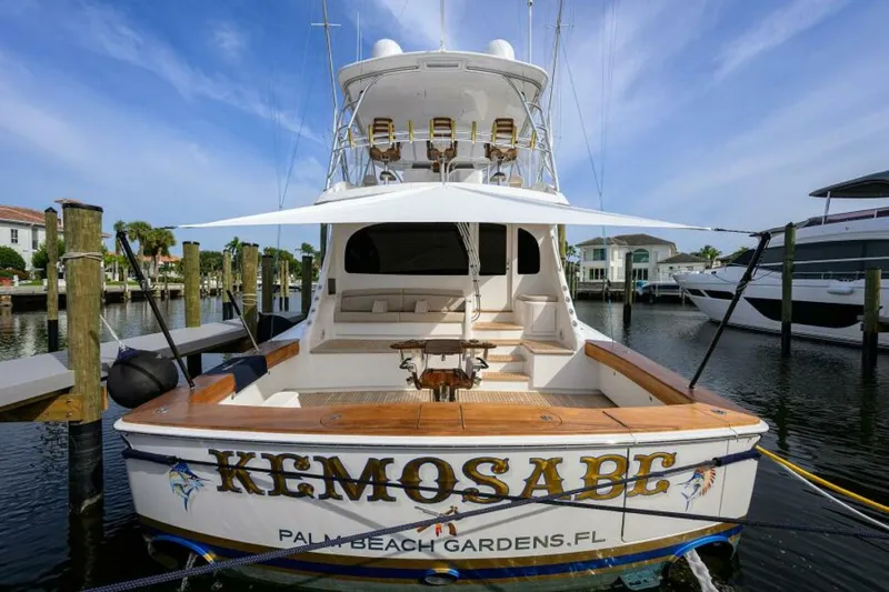 Slide: The Image of Viking 80 - KEMOSABE - Transom 2024 Viking 80 Convertible KEMOSABE - 5771965