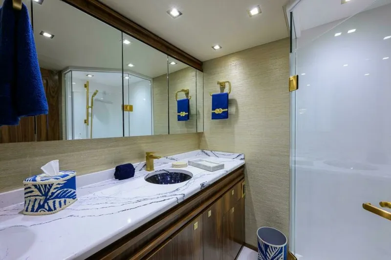 Slide: The Image of Viking 80 - KEMOSABE - Master Head 2024 Viking 80 Convertible KEMOSABE - 7650459