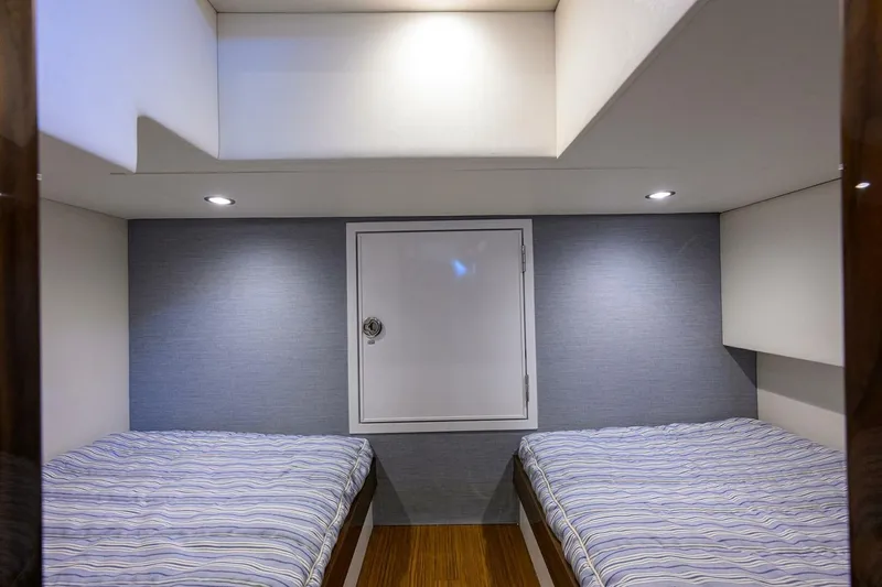 Slide: The Image of Valhalla 55 - LITTLE KEMOSABE - Guest Stateroom - 5772224