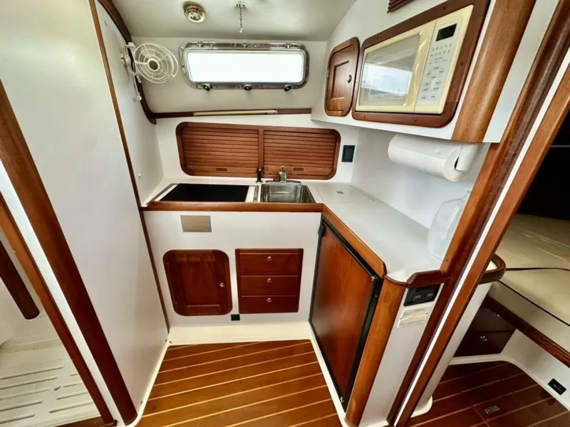 Slide: The Image of Legacy 34 Sport Express 2007 - 5772416