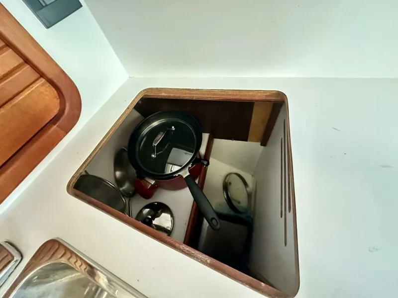 Slide: The Image of Legacy 34 Sport Express 2007 - 5772419