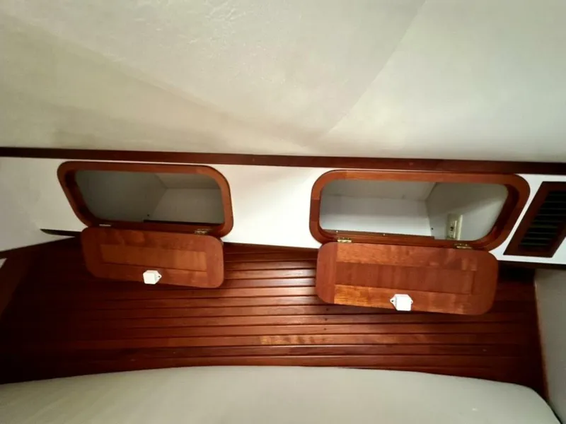 Slide: The Image of Legacy 34 Sport Express 2007 - 5772431