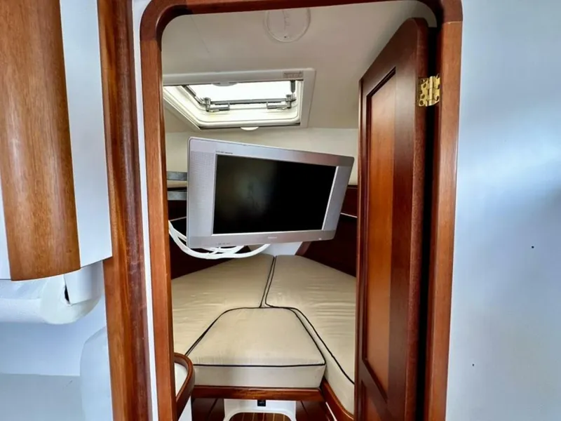 Slide: The Image of Legacy 34 Sport Express 2007 - 5772435