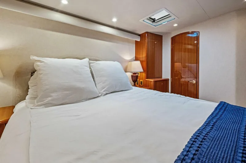 Slide: The Image of 2006 Viking 56 Convertible SUMMER SALT - 5773122