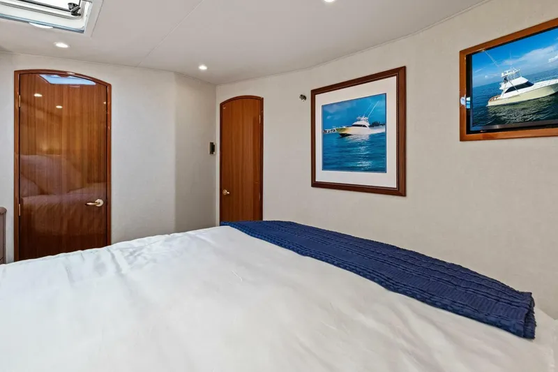 Slide: The Image of 2006 Viking 56 Convertible SUMMER SALT - 5773123