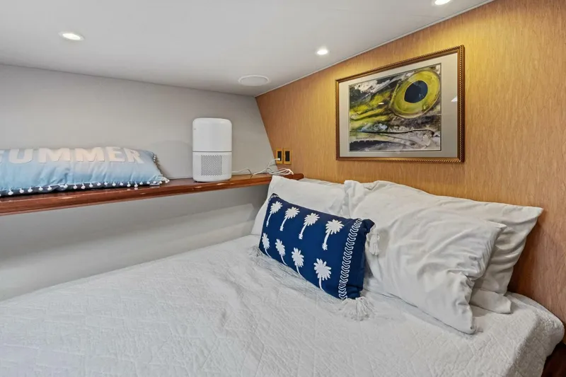 Slide: The Image of 2006 Viking 56 Convertible SUMMER SALT - 5773128