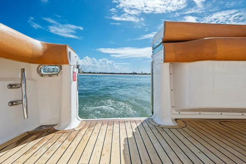 Slide: The Image of 2006 Viking 56 Convertible SUMMER SALT - 5773146