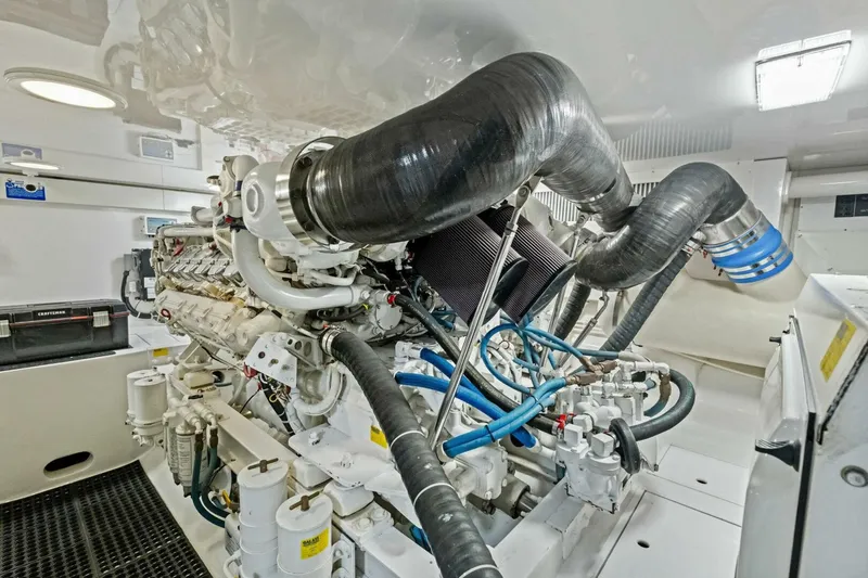 Slide: The Image of 2006 Viking 56 Convertible SUMMER SALT - 5773164