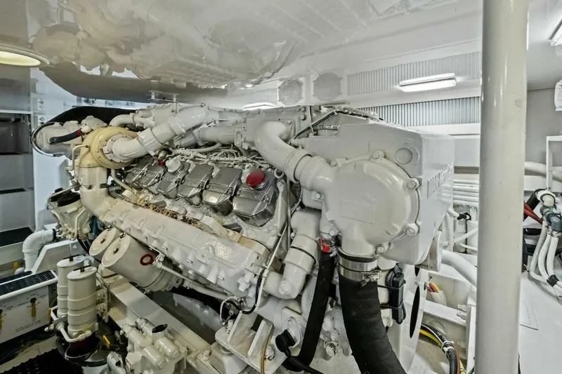 Slide: The Image of 2006 Viking 56 Convertible SUMMER SALT - 5773167