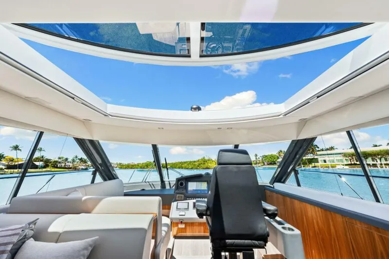 Slide: The Image of Riviera 5400 Sport Yacht Platinum Edition 2022 - 5772663