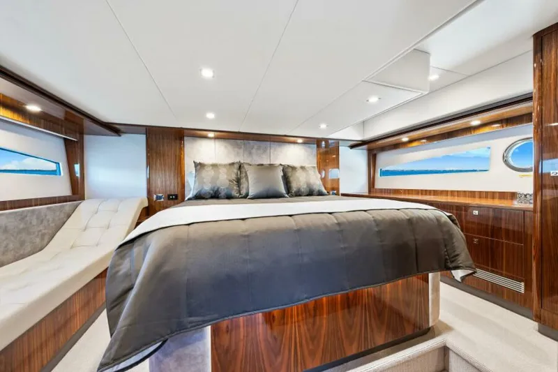 Slide: The Image of Riviera 5400 Sport Yacht Platinum Edition 2022 - 5772668