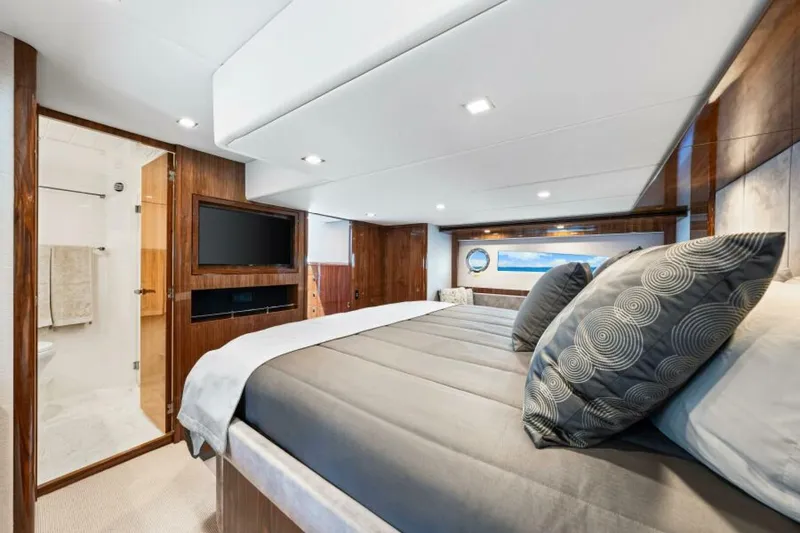 Slide: The Image of Riviera 5400 Sport Yacht Platinum Edition 2022 - 5772670