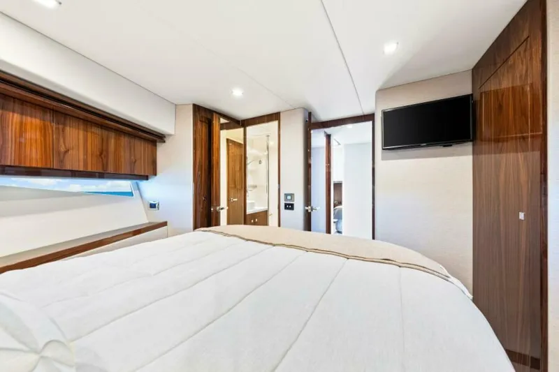 Slide: The Image of Riviera 5400 Sport Yacht Platinum Edition 2022 - 5772676