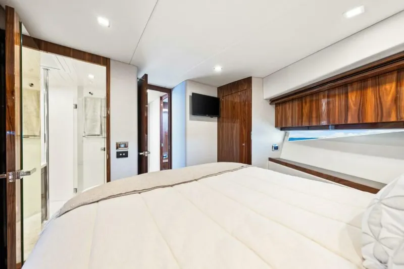 Slide: The Image of Riviera 5400 Sport Yacht Platinum Edition 2022 - 5772678