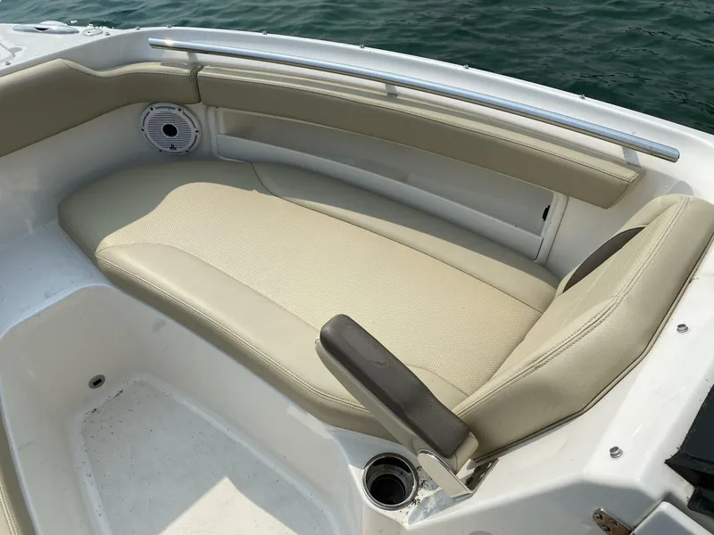 Slide: The Image of Pursuit 266 Dual Console 2021 - 5773223