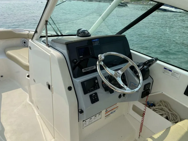 Slide: The Image of Pursuit 266 Dual Console 2021 - 5773234