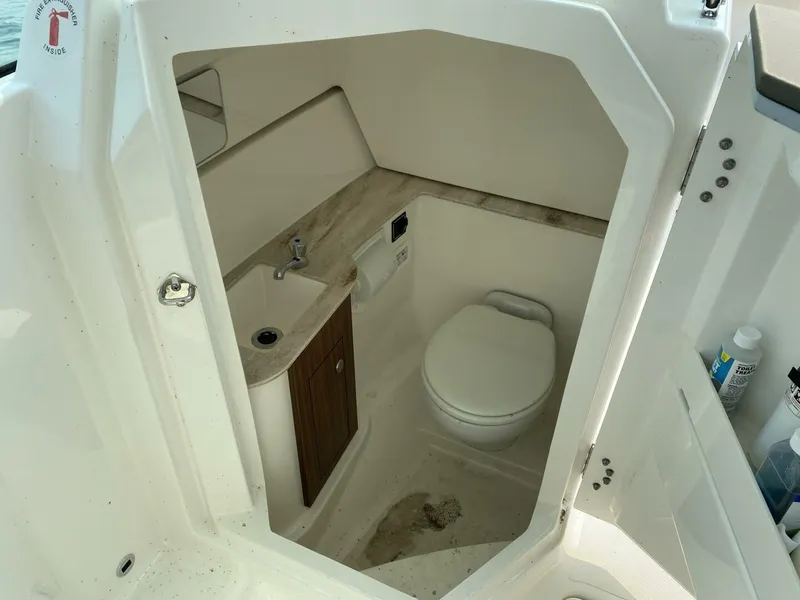 Slide: The Image of Pursuit 266 Dual Console 2021 - 5773237