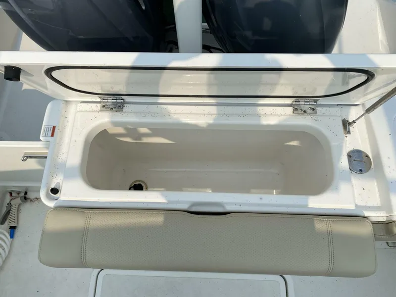 Slide: The Image of Pursuit 266 Dual Console 2021 - 5773264