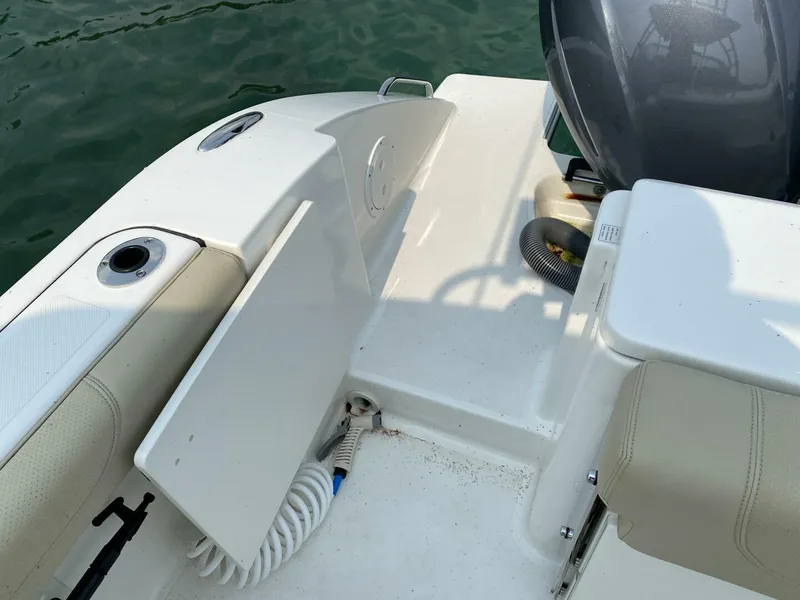 Slide: The Image of Pursuit 266 Dual Console 2021 - 5773269