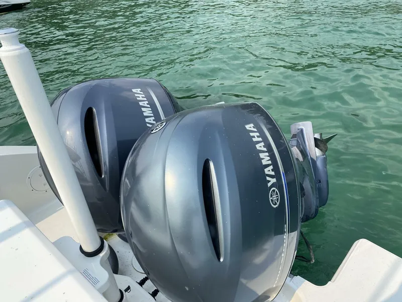 Slide: The Image of Pursuit 266 Dual Console 2021 - 5773274