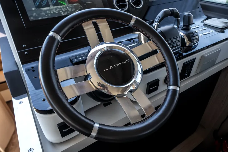 Slide: The Image of Azimut 60 Flybridge 2021 - 5820453