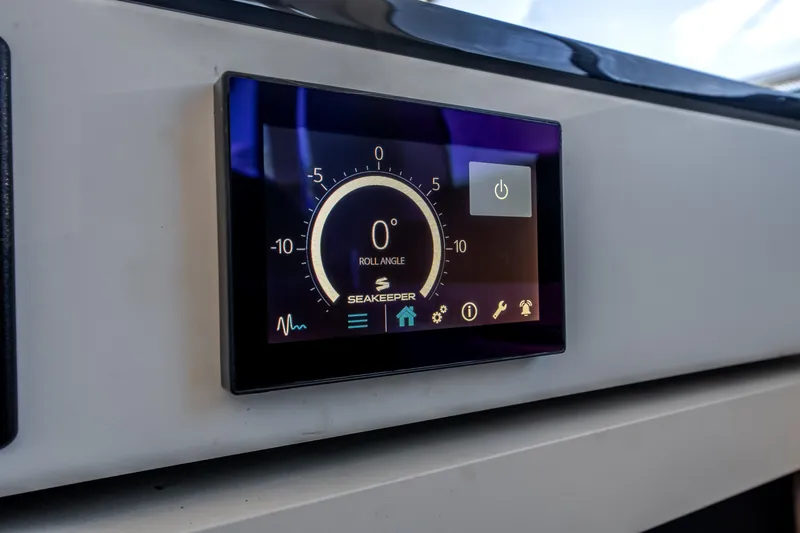 Slide: The Image of Azimut 60 Flybridge 2021 - 5820457
