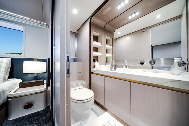 Slide: The Image of Azimut 60 Flybridge 2021 - 5820516
