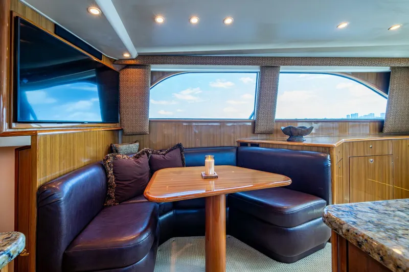 Slide: The Image of Viking 52 QUALIFIER - Dinette 2006 Viking 52 Convertible QUALIFIER - 5776421