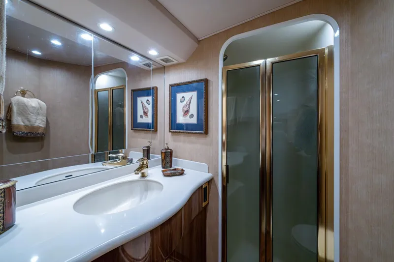 Slide: The Image of Viking 52 QUALIFIER - Master Head 2006 Viking 52 Convertible QUALIFIER - 5776424