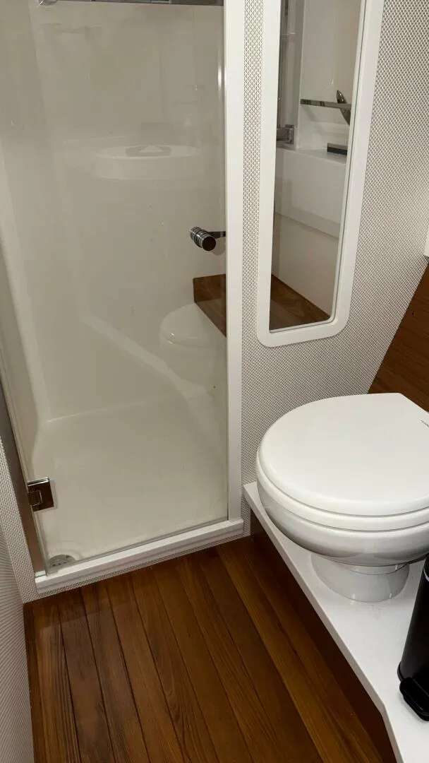 Slide: The Image of Tiara 44 2018 - 5785256