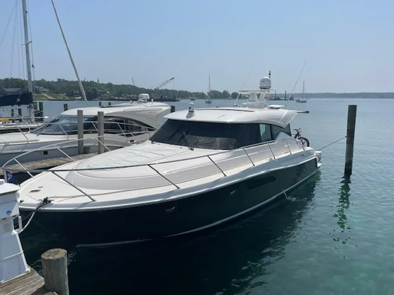 Slide: The Image of Tiara 44 2018 - 5785278